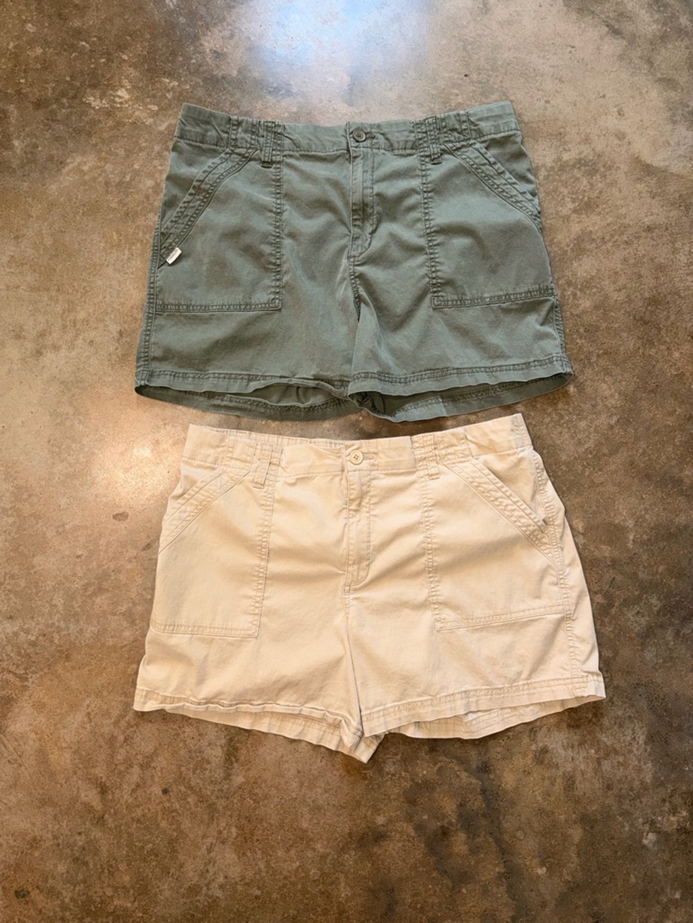 Magellan Outdoors Women's Cargo Shorts - Olive Green & Cream